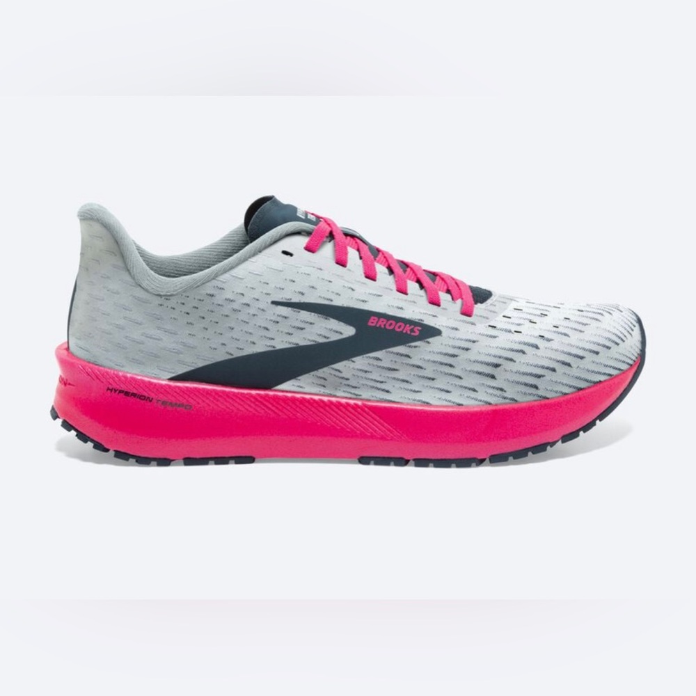 Womens brooks Hyperion tempo size 7.5